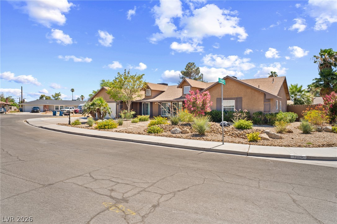 1909 Stonehaven Circle