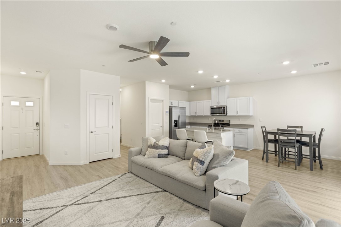 Las Vegas, Nevada 89141, United States, 3 Bedrooms Bedrooms, ,2 BathroomsBathrooms,Residential,Active,219989