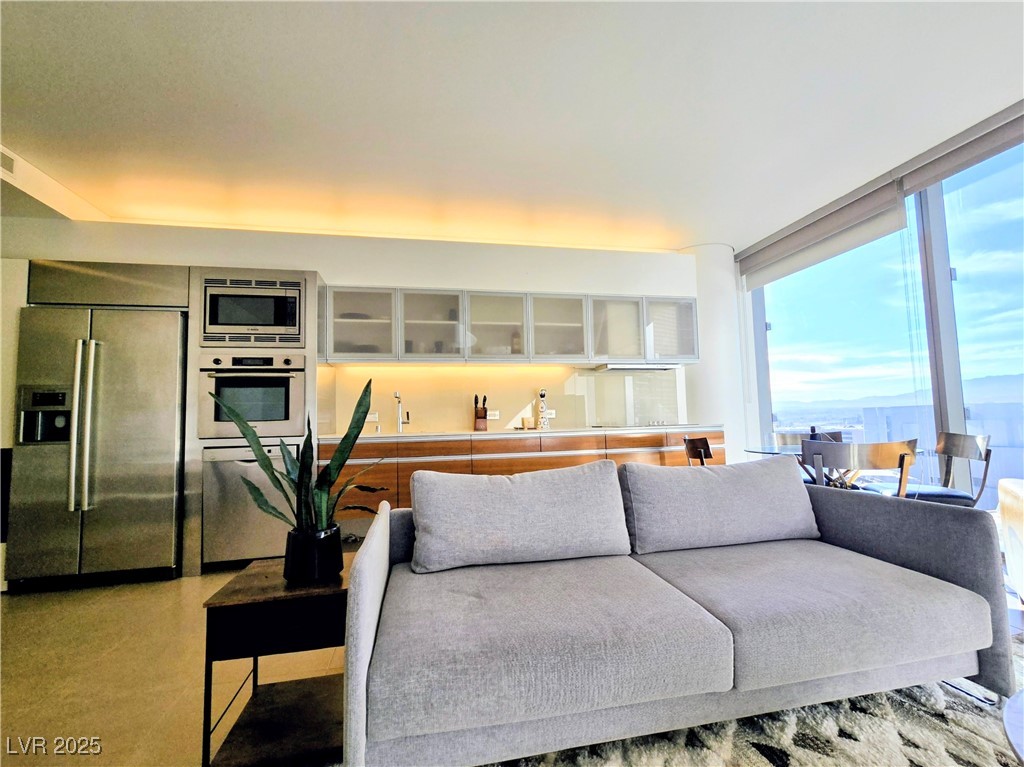 3722 Las Vegas Boulevard 1111