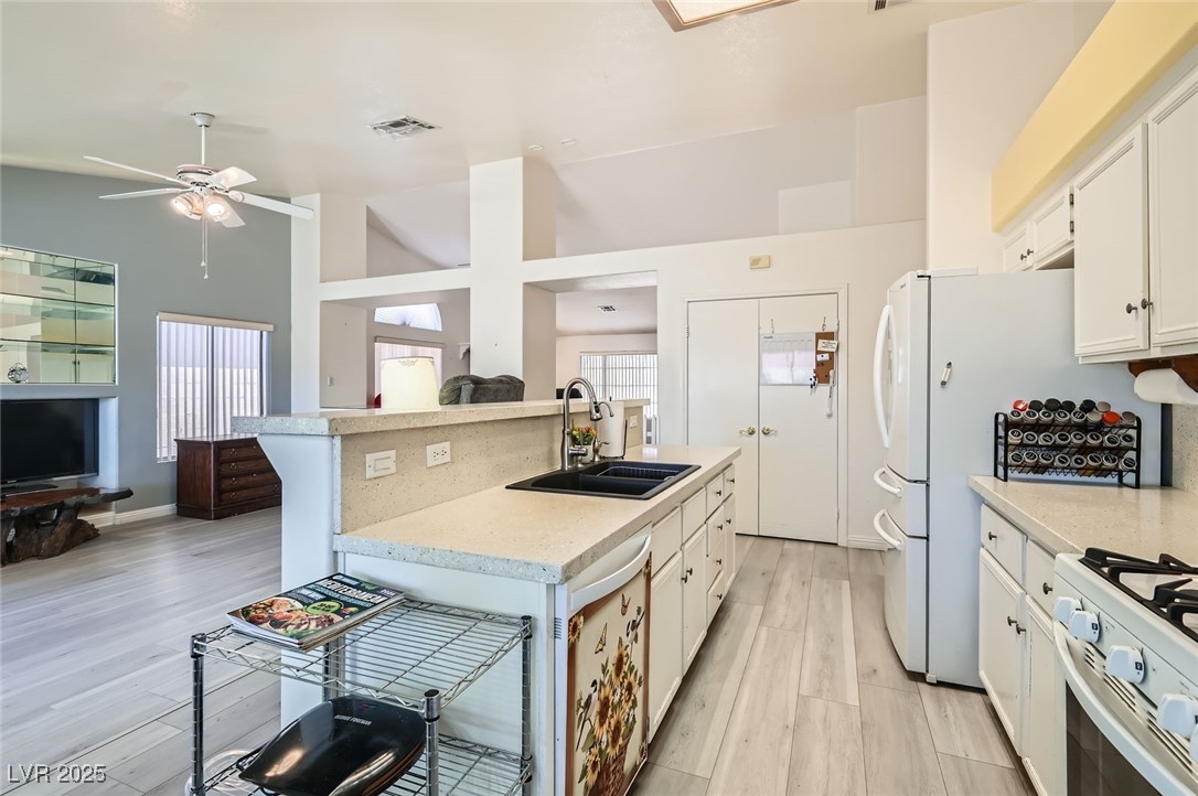 1128 Galangate Avenue, Henderson, Nevada image 9