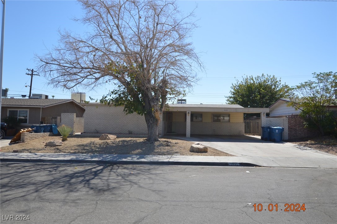 Photo 1 of 24 — 2805 Kings Way, Las Vegas, NV 89102
