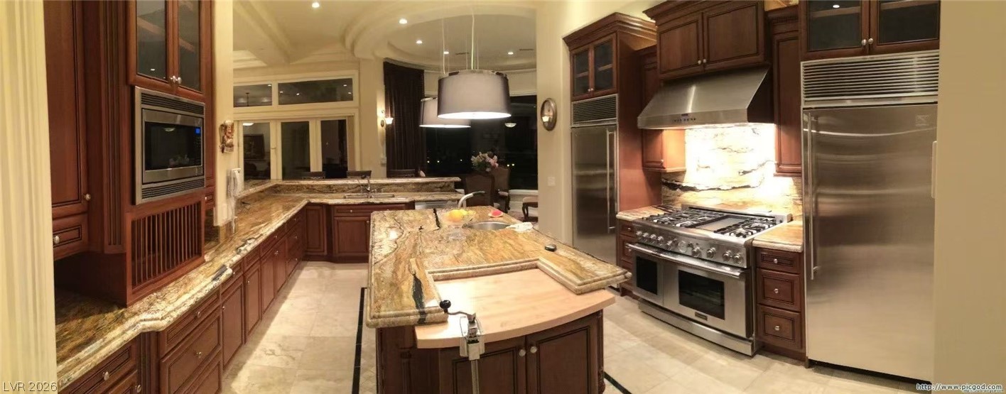 8741 Newport Isle Court