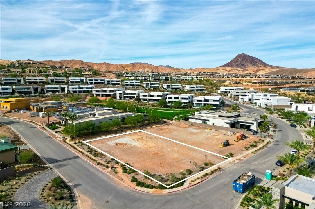 5 Rainbow Point Place