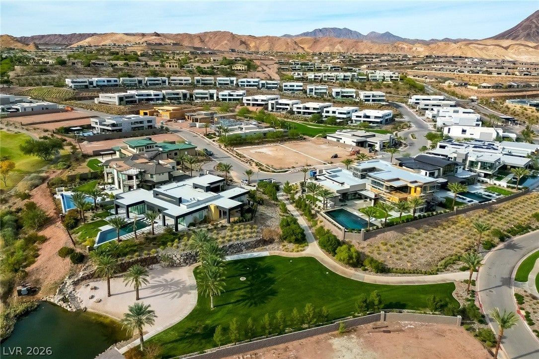 5 Rainbow Point Place