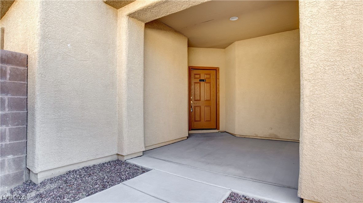 4037 Gliding Gulls Avenue