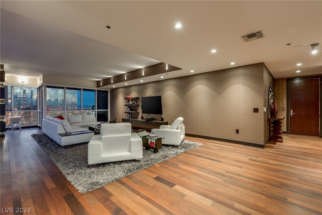 4525 Dean Martin Drive 2200