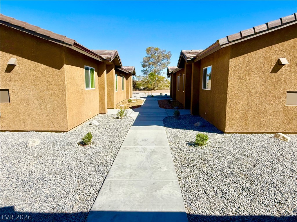 1081 S Quartzite Avenue 3