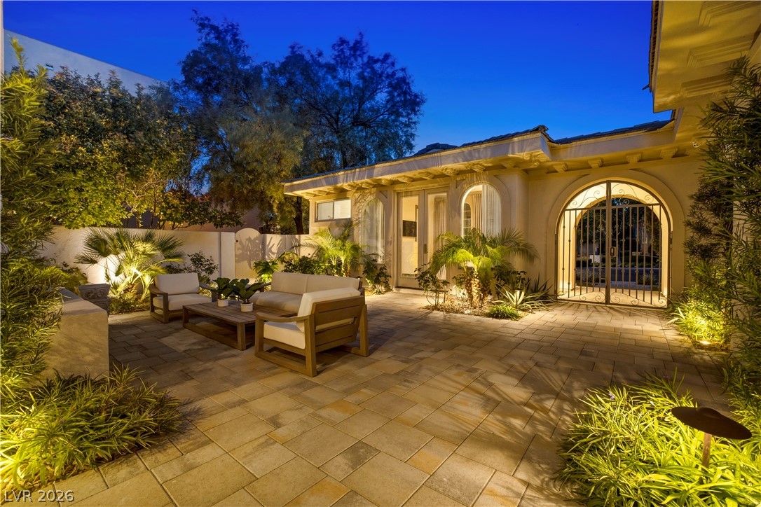 9320 Tournament Canyon Drive