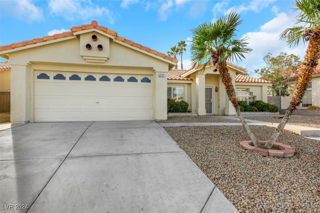 2727 Coventry Green Avenue, Henderson, Nevada image 2