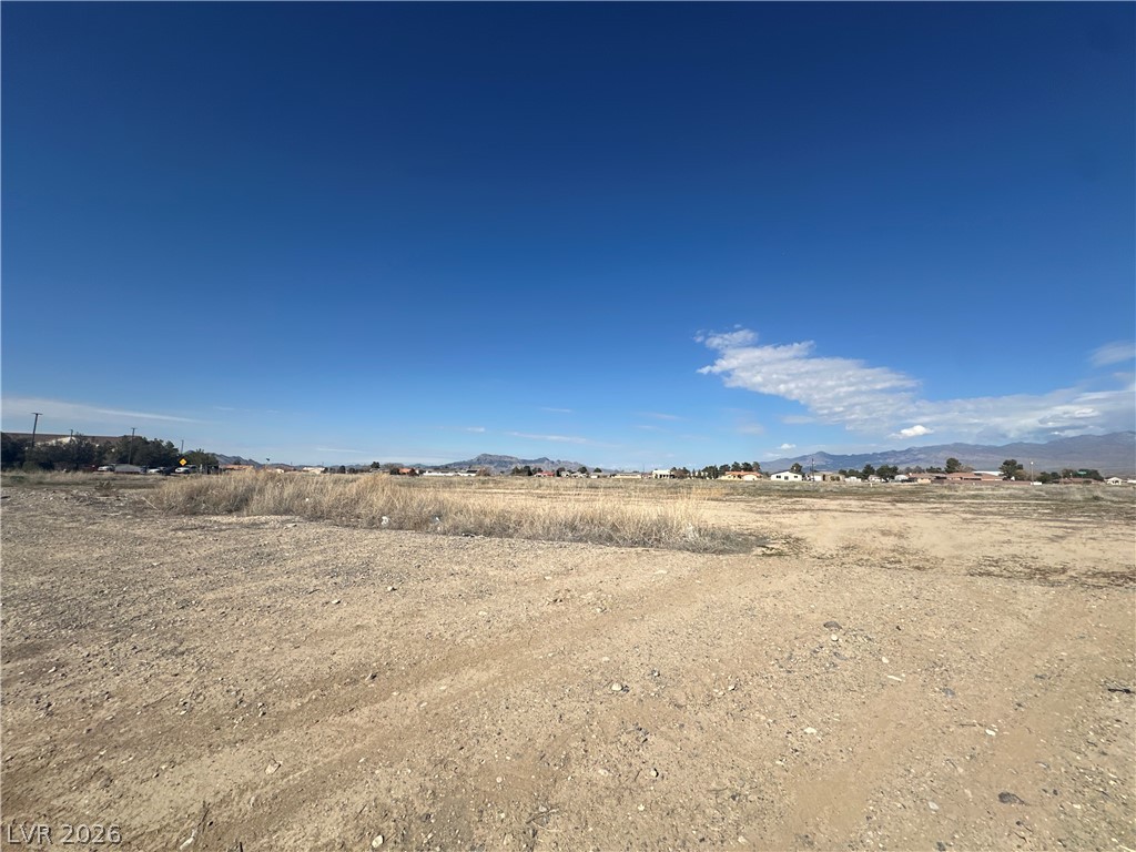 960 E Honeysuckle Street