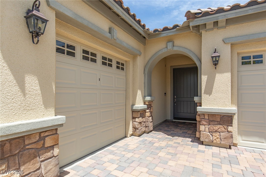 3084 Porte La Paz Avenue