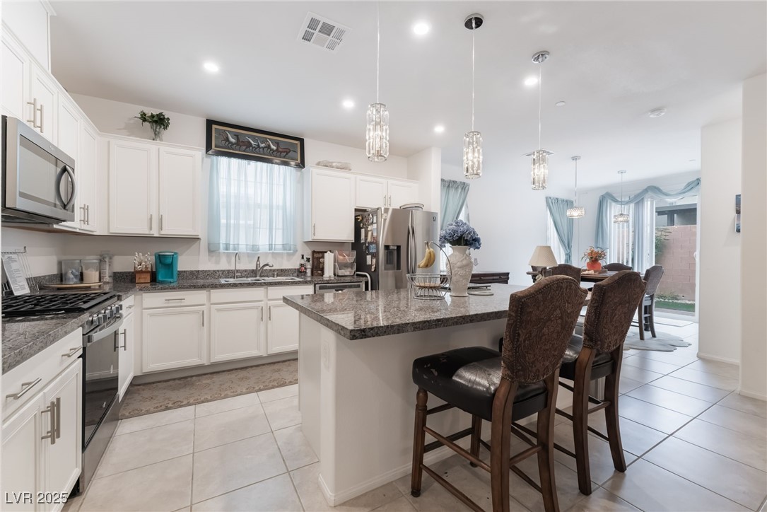 6046 Castle Gardens Avenue