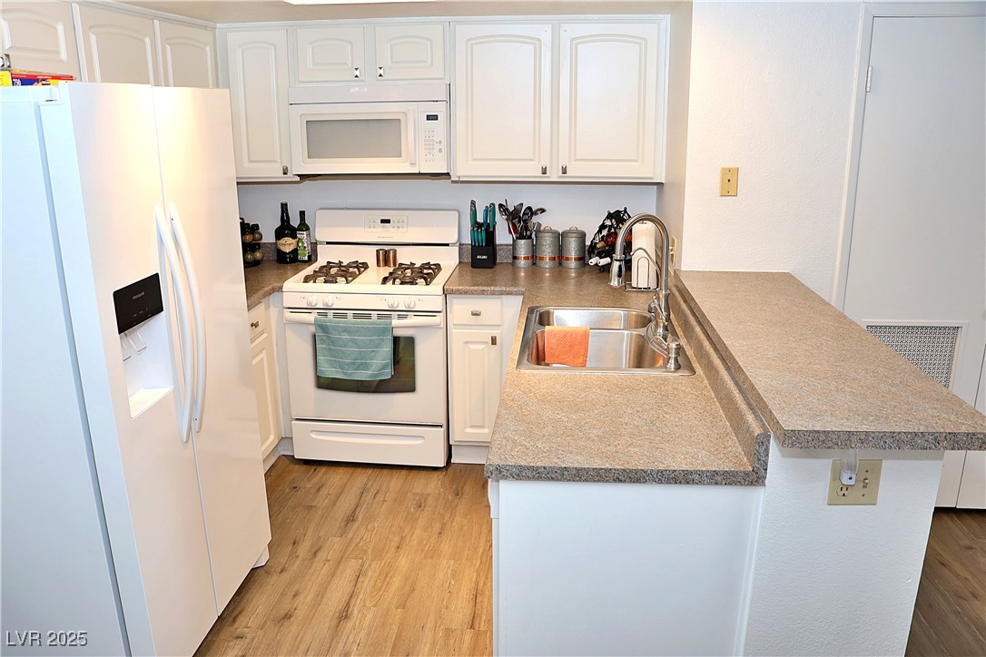 3740 Desert Marina Drive #11, Laughlin, Nevada image 9