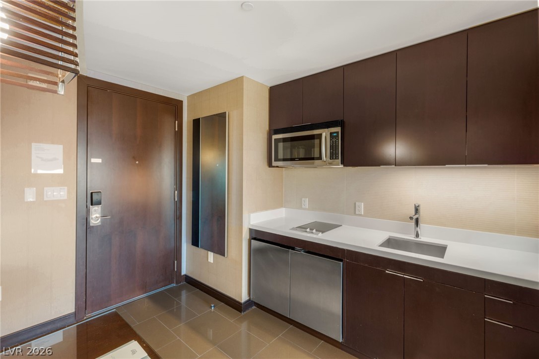 2600 W Harmon Avenue 50012