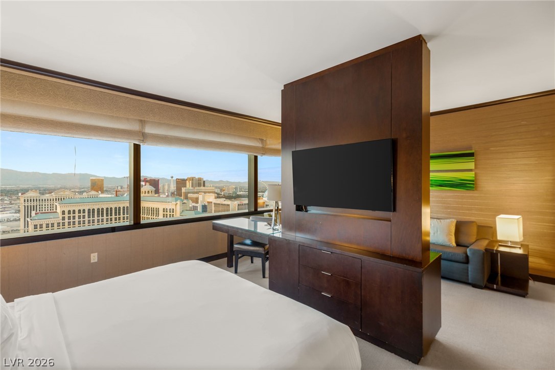 2600 W Harmon Avenue 50012