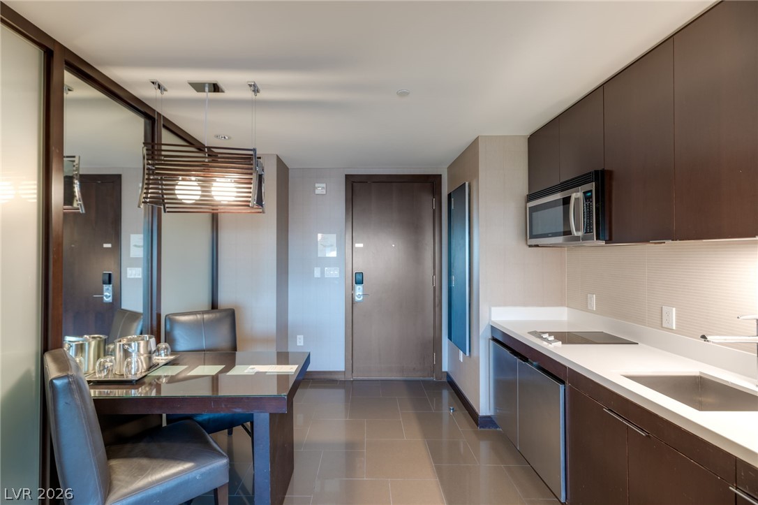 2600 W Harmon Avenue 50012