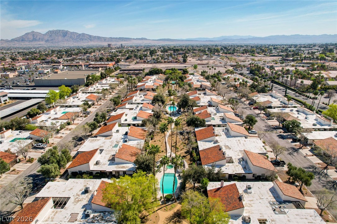 2684 San Lago