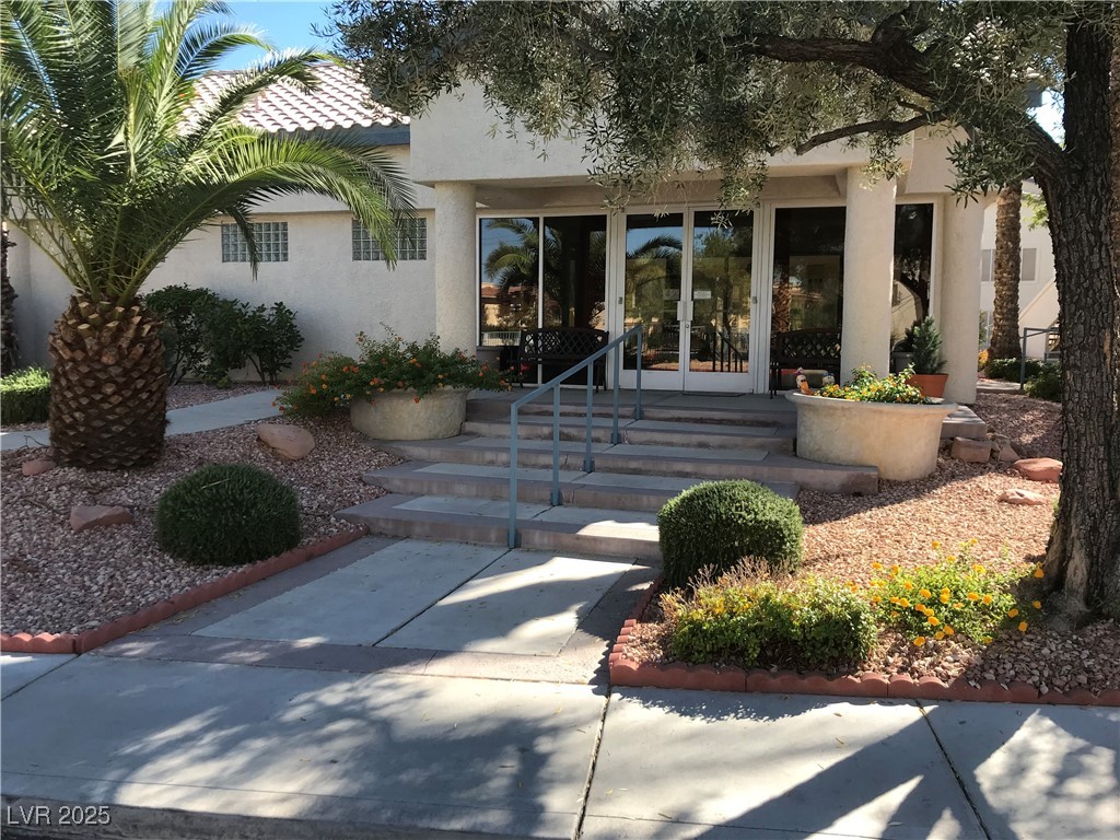 3425 E Russell Road 170