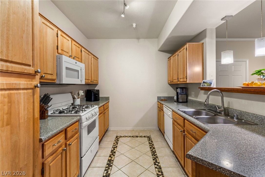 5855 Valley Drive 1080