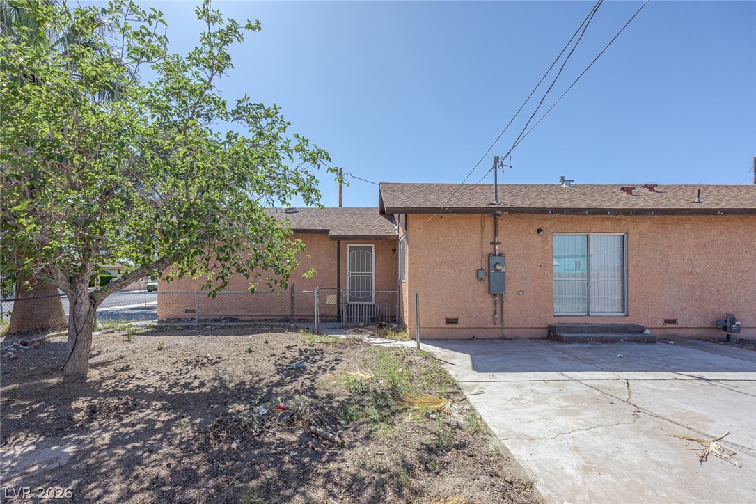 1320 Gold Avenue