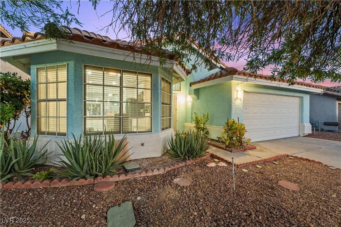 5038 Vista Del Rio Way