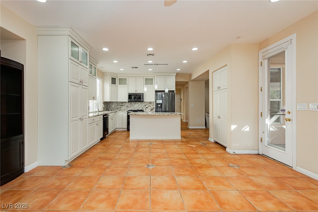 5123 Vincitor Street