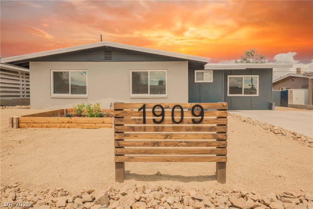 1909 Griffith Avenue