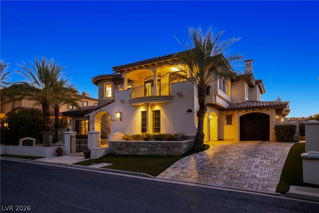 34 Grand Corniche Drive