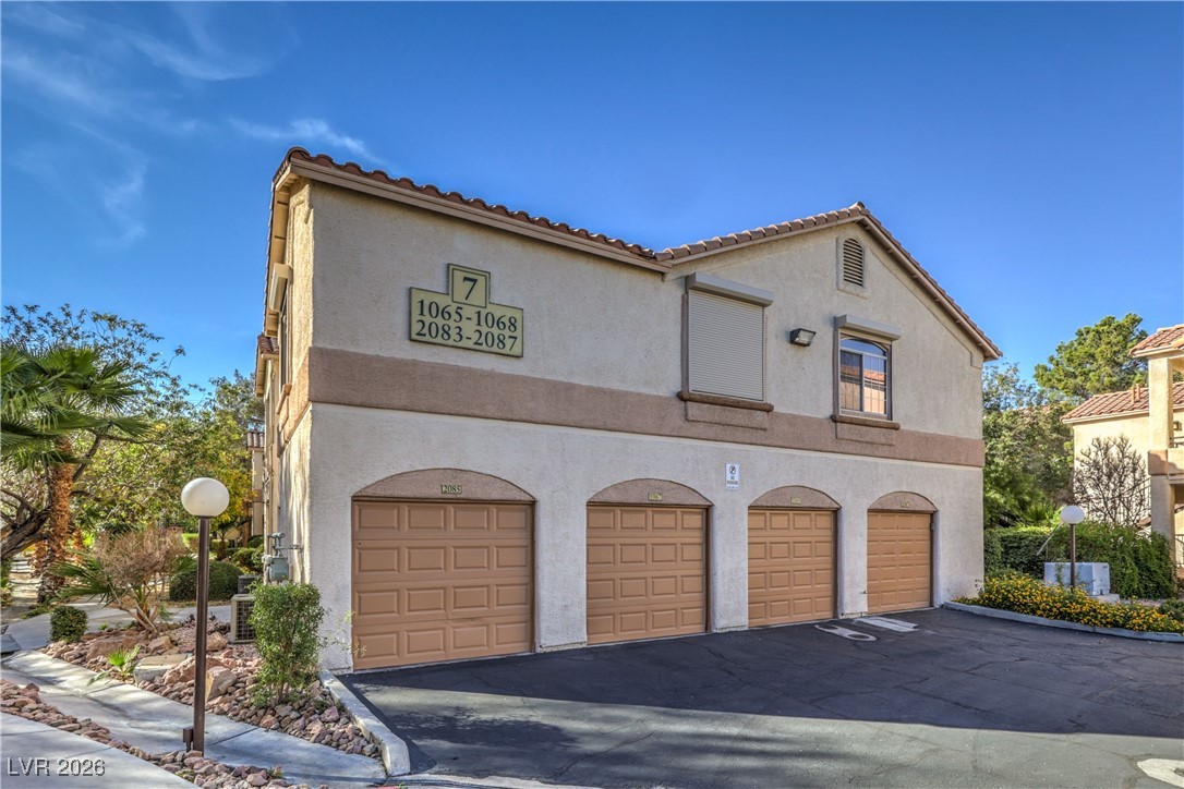 1830 N BUFFALO Drive 2085