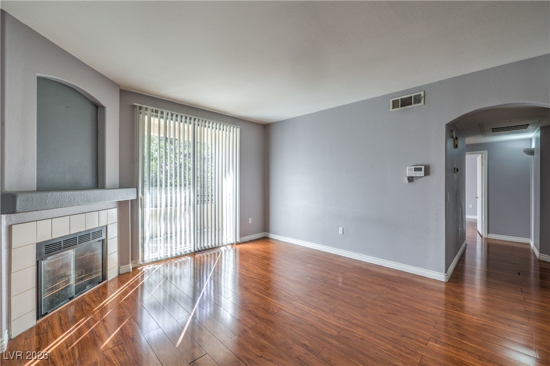 1830 N BUFFALO Drive 2085