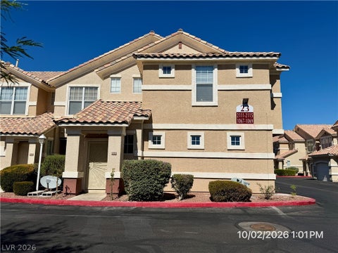 Townhouse For Rent - 5855 Valley Drive #2115<br/> North Las Vegas, NV 89031