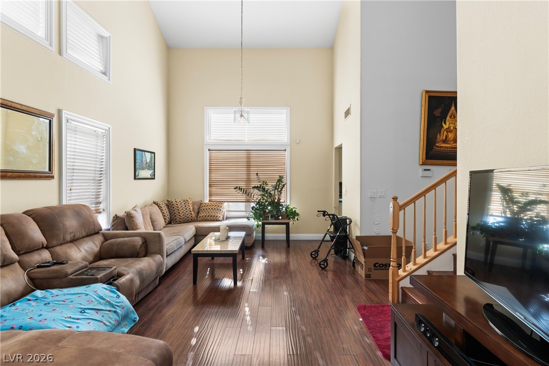 1385 N Hollywood Boulevard