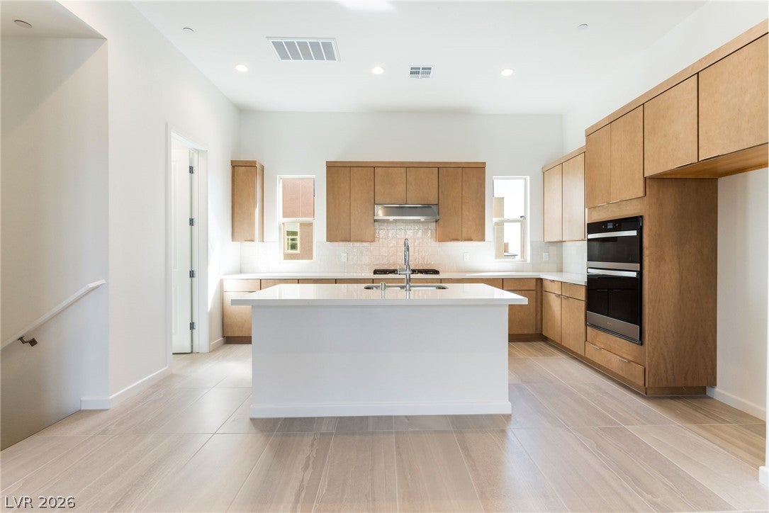 Properties 3 635 Talon Ridge Street