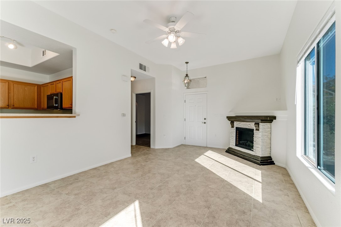 2305 W Horizon Ridge Parkway 1111