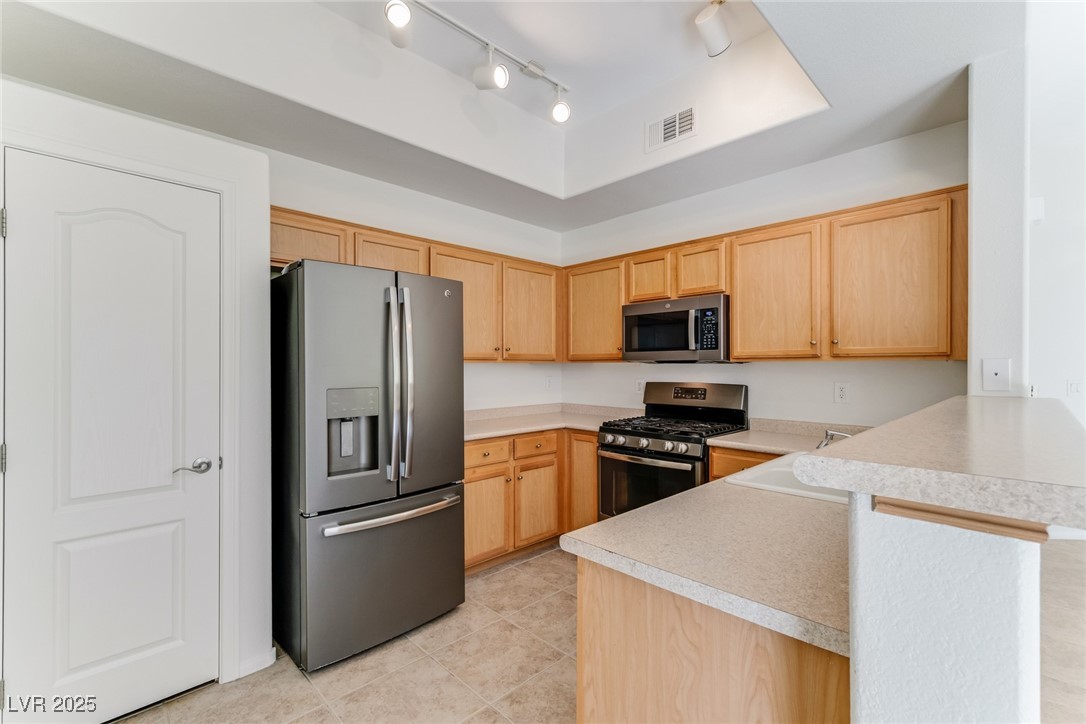 2305 W Horizon Ridge Parkway 1111
