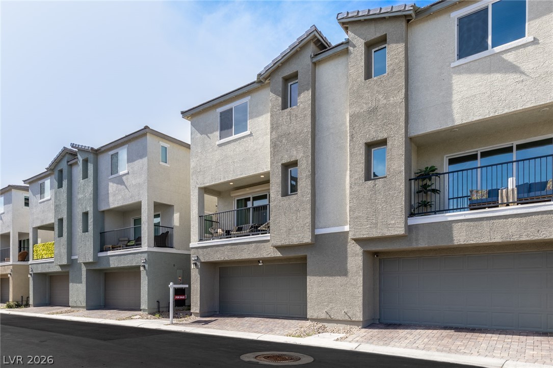 6829 Prairie Pearl Street