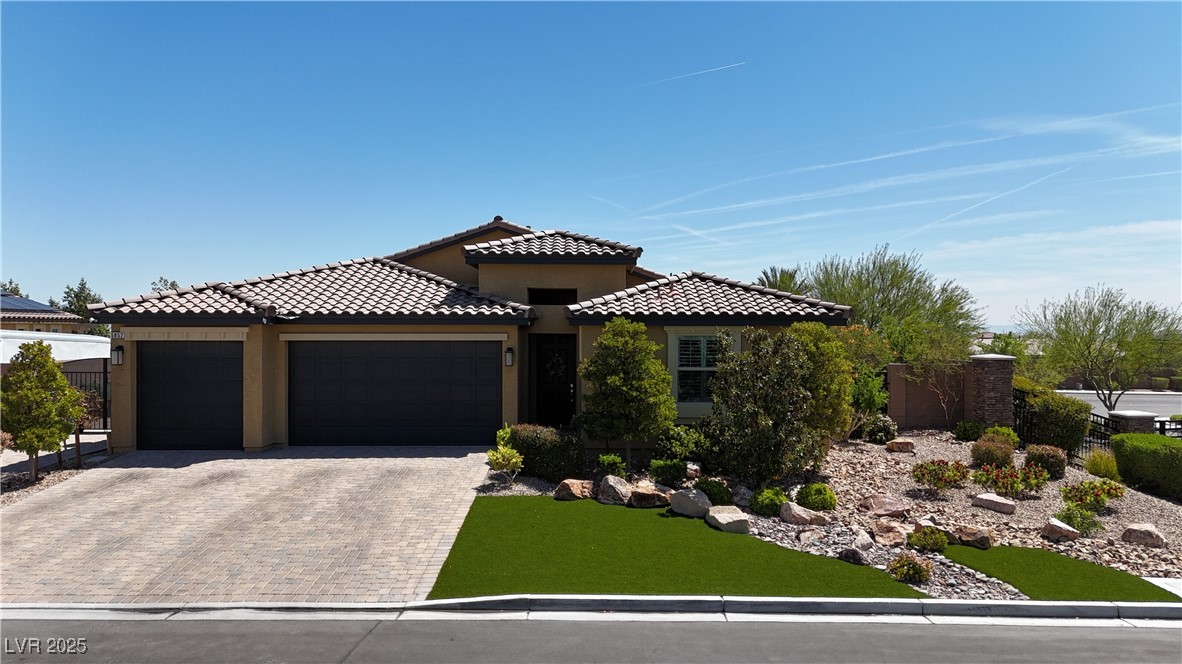 5852 Ireland Ridge Court, Las Vegas, Nevada image 2