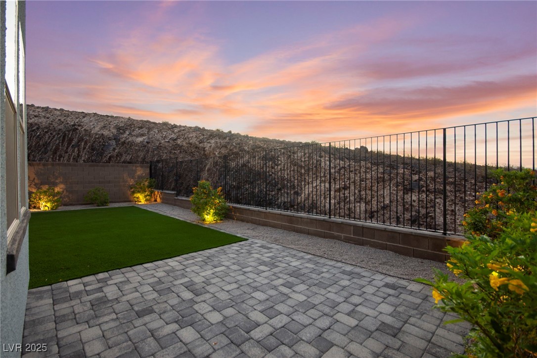 2004 Peaceful Mesa Court