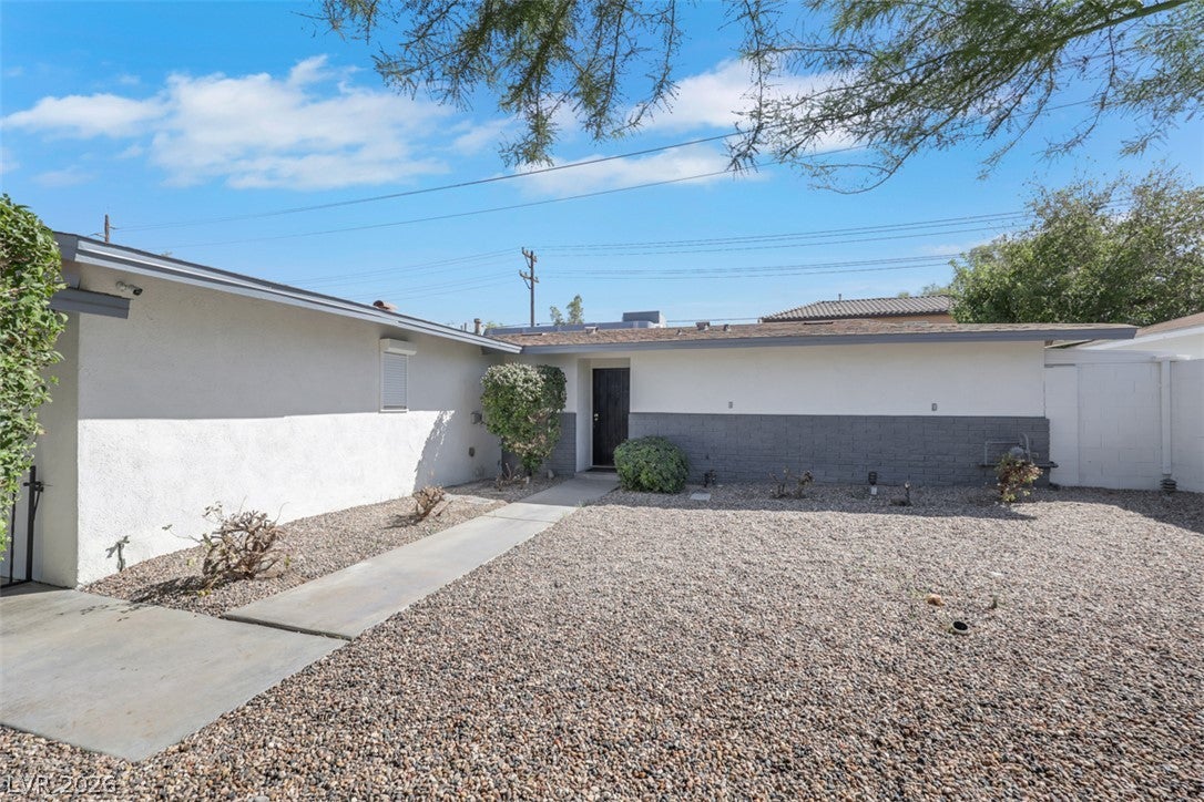 2013 Sunland Avenue