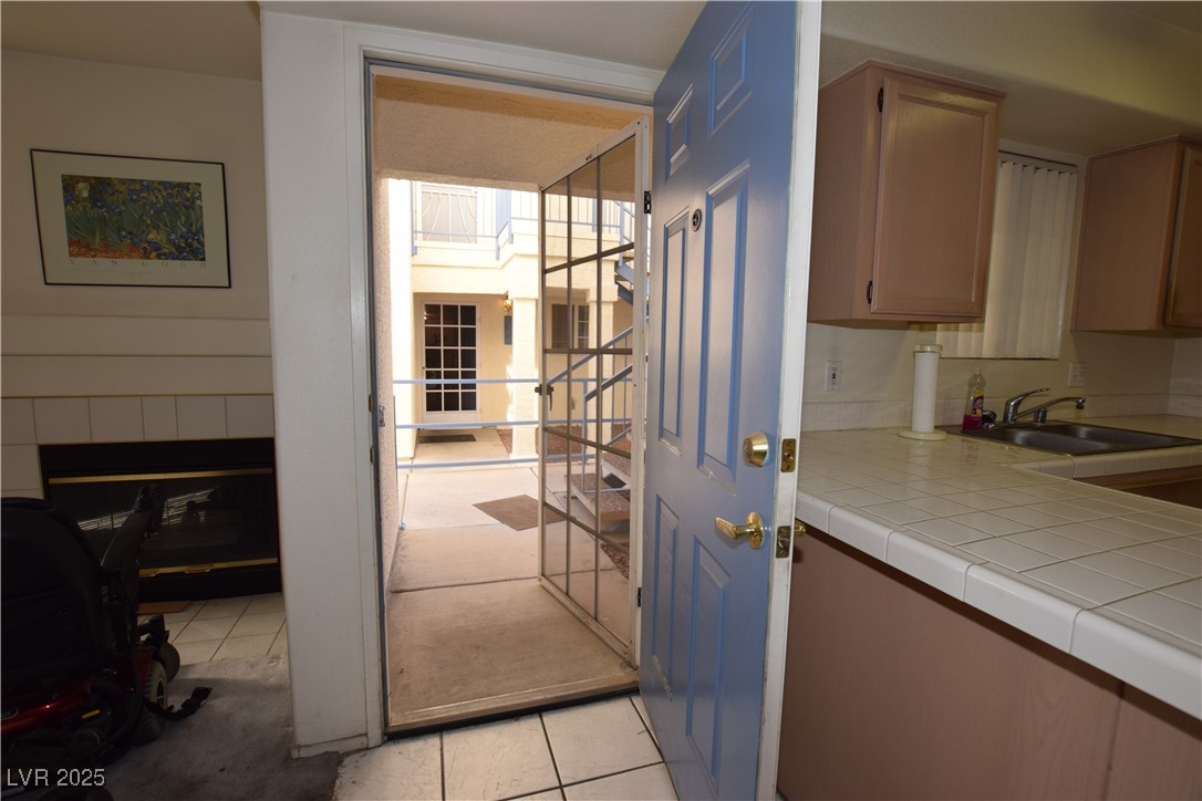 2725 S Nellis Boulevard 1040