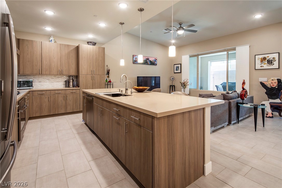 4289 Sunrise Flats Street