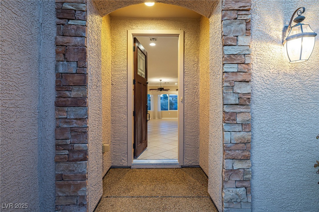 2446 Hardin Ridge Drive, Henderson, Nevada image 5