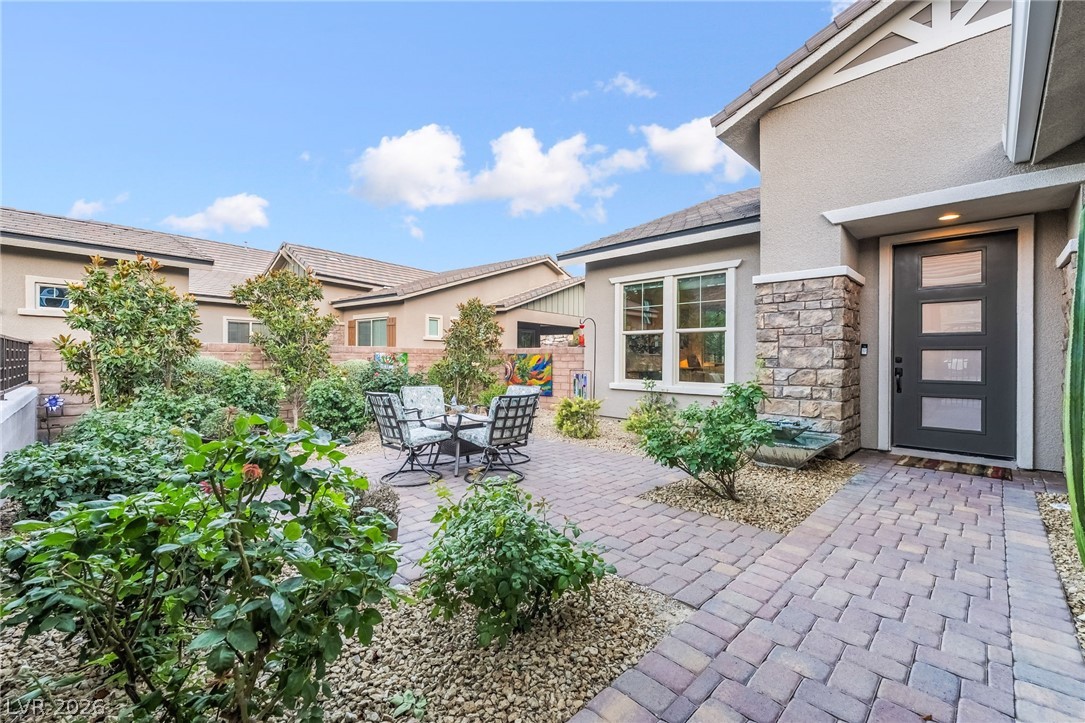 11111 Luna Blanca Drive