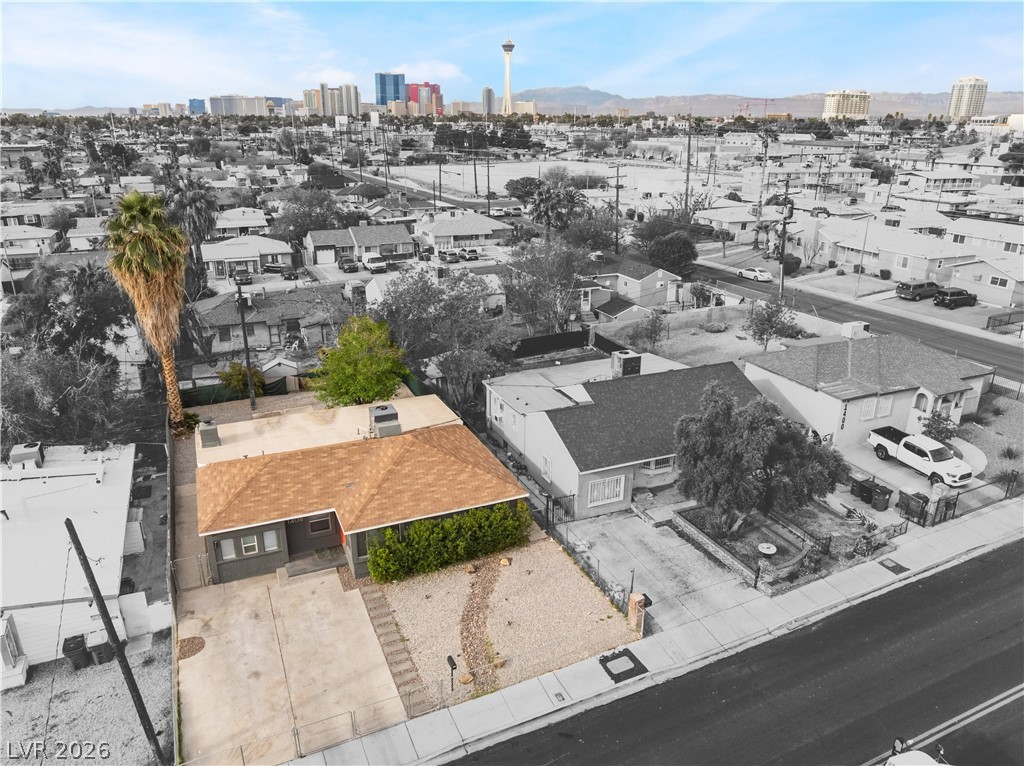 1408 E Carson Avenue