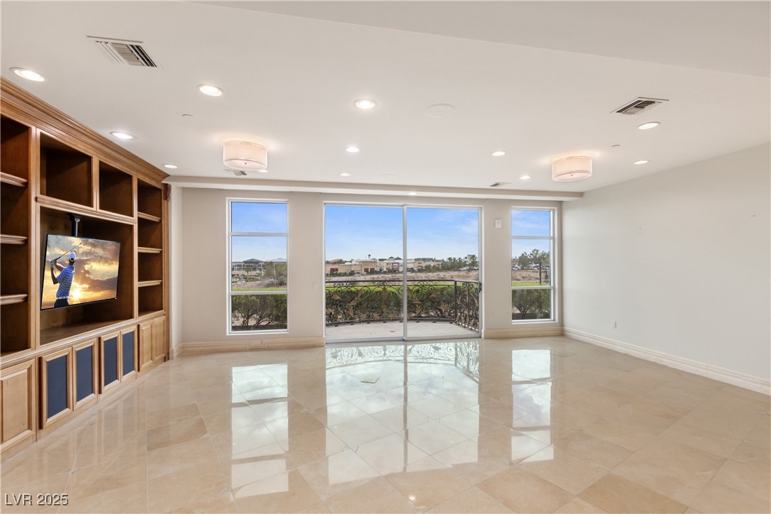 9101 Alta Drive 16