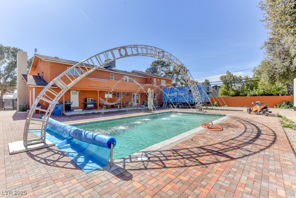 Properties 1 1818 Waldman Avenue