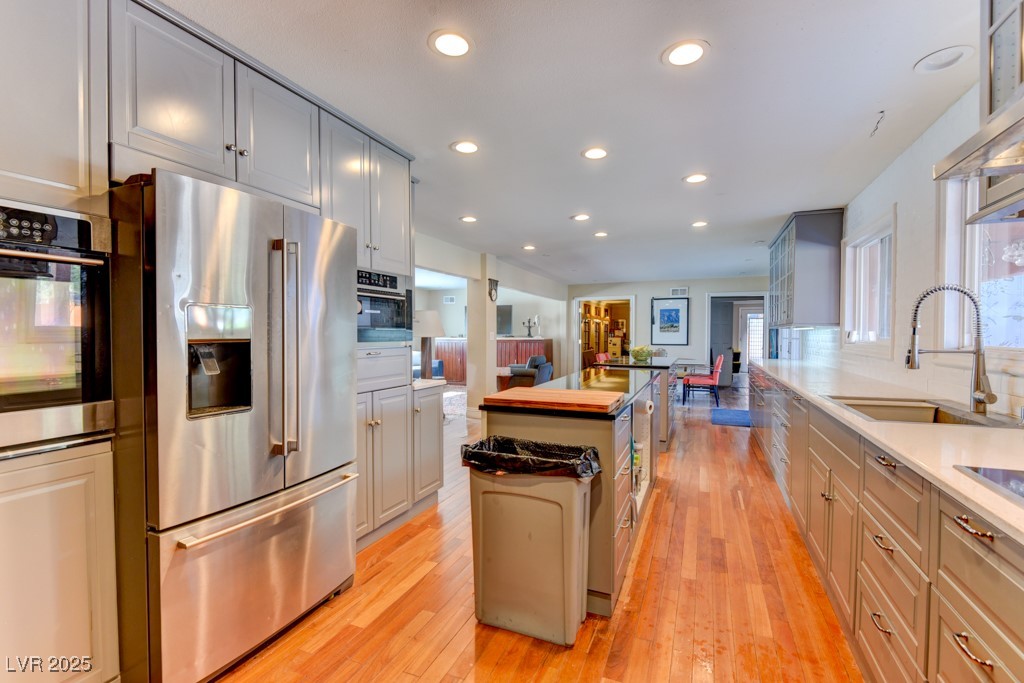 Properties 2 1818 Waldman Avenue