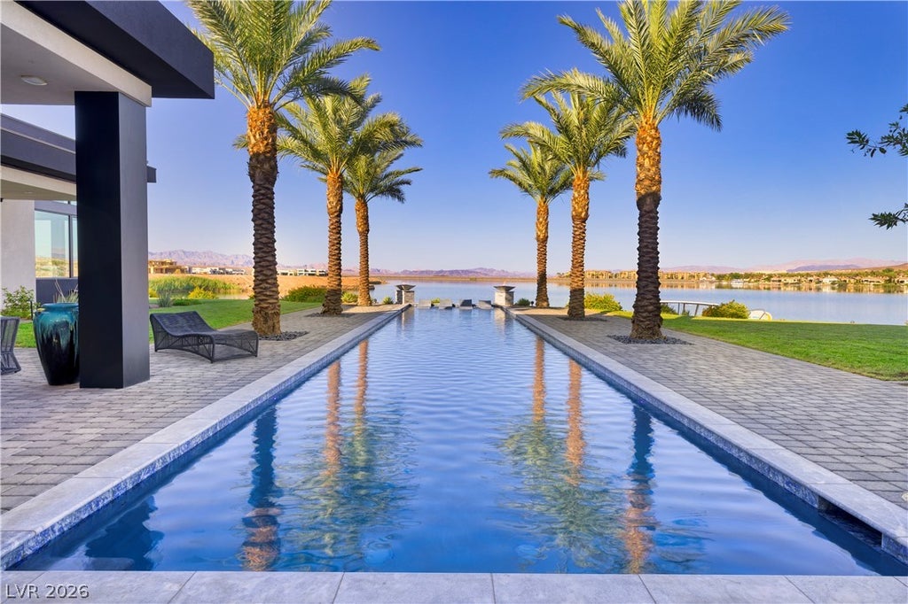 Photo of 10 Sunrise Beach Circle, Henderson, NV 89011 (MLS # 2819279)