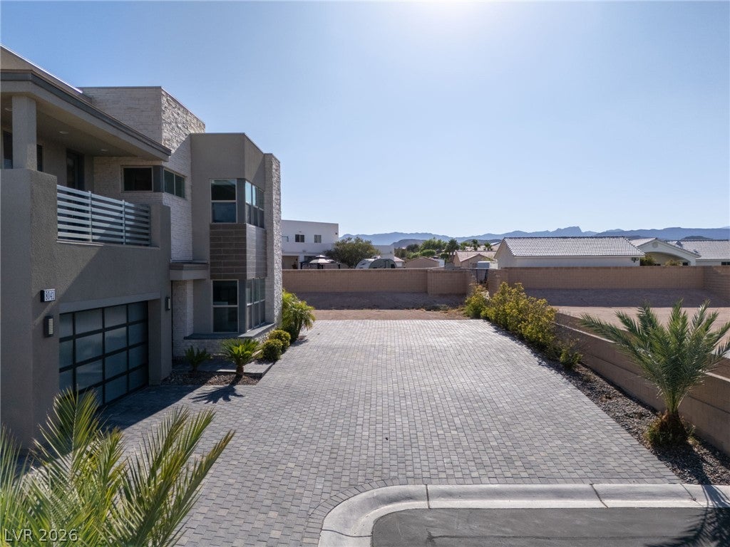 8041 Hamilton Mountain Court