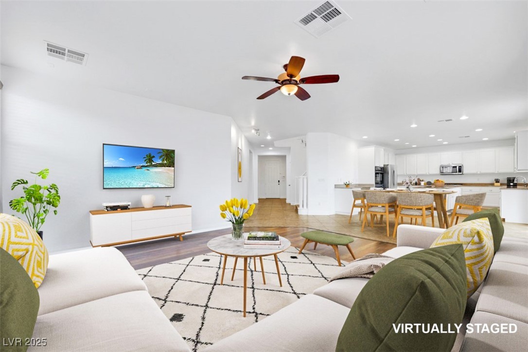 North Las Vegas, Nevada 89031, United States, 5 Bedrooms Bedrooms, ,4 BathroomsBathrooms,Residential,Pending,212137